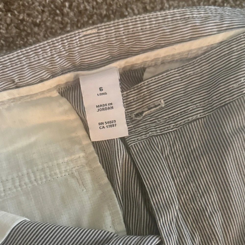 GAP Soft Gray Flare Pants - Picture 2 of 6